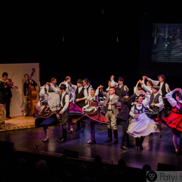 LÁRMAFA – A Körös Táncegyüttes műsora